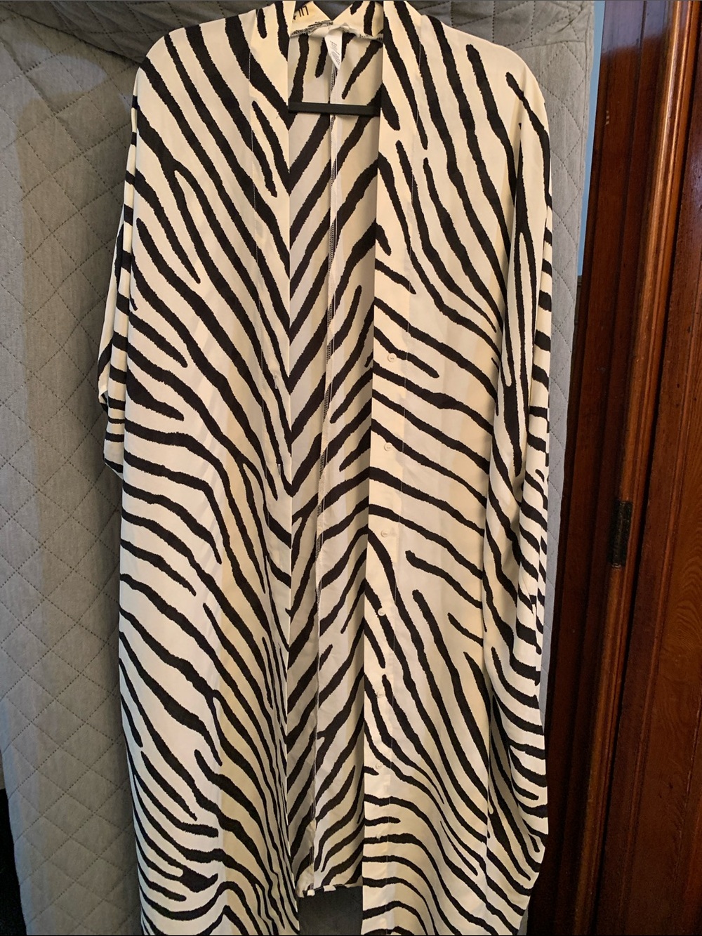 #117 H&M Cream & Black Zebra Print Button Kimono